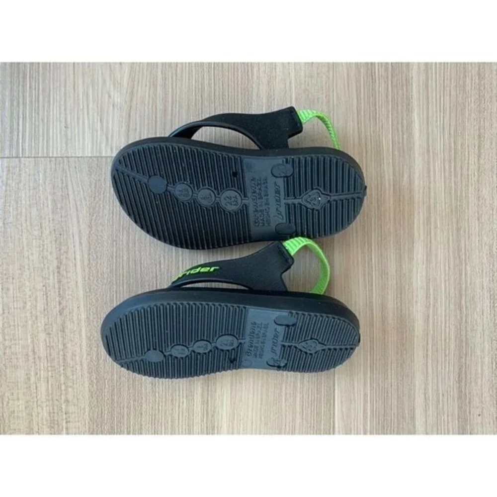 Brand new Ryder sandals in size 8